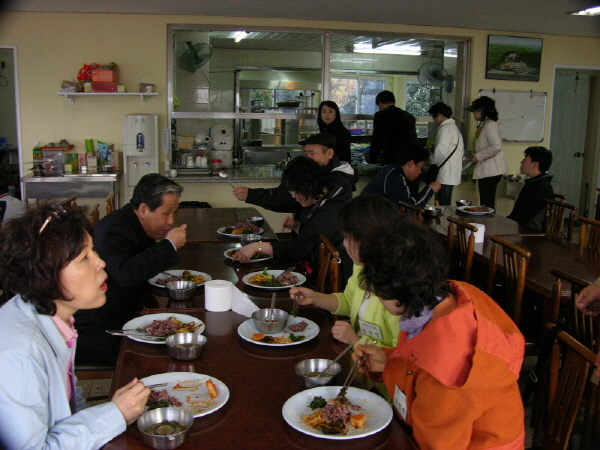 저녁 공양 - 오랜만의 사찰 음식으로 조촐한 식사를 하다.