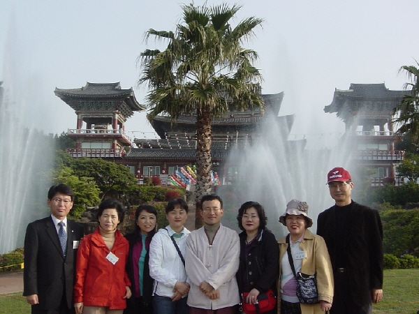 57-2006춘계수련대회/제주 - 약천사
조래승/김선옥/김영숙/송혜숙/김봉래/공명숙/원유자/정용학 선배