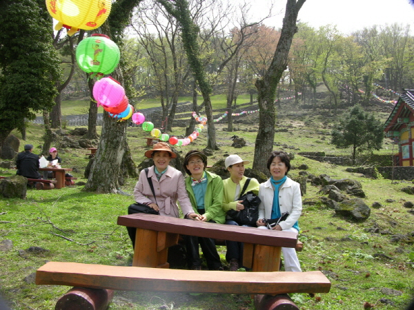 관음사 - 도량 이곳 저곳을 둘러보시고 사진도 찍으시고...