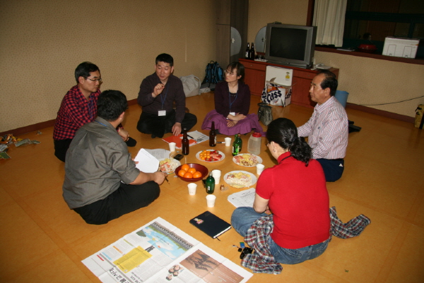 수안보 춘계수련회 - 분임토의 장면