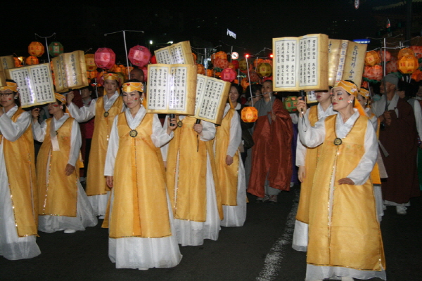 2011 부처님오신날 제등행렬 길거리 풍경 - 길거리 풍경